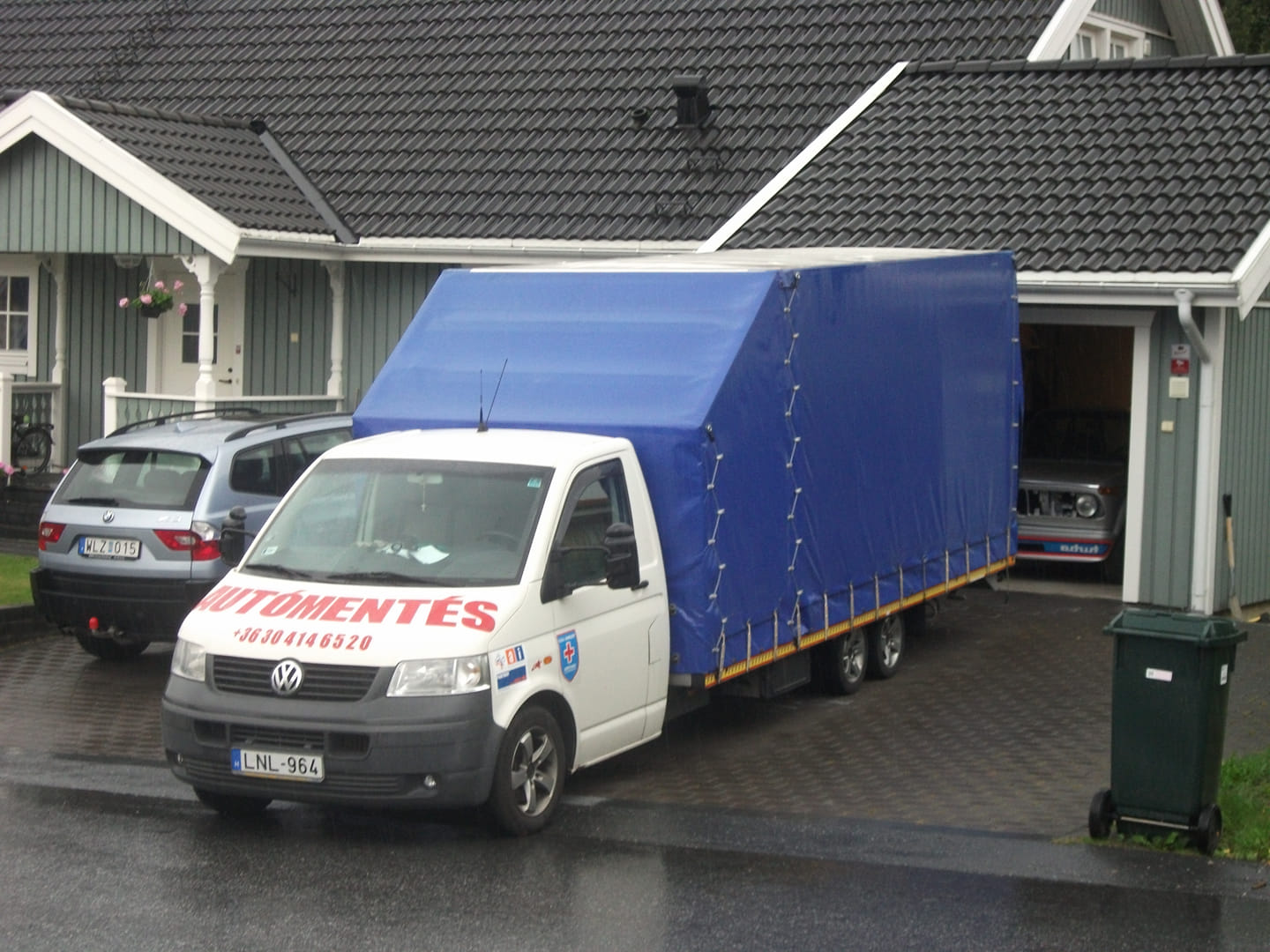 Ba-Zso Autómentő billenthető platós VW T5 autómentő járműve